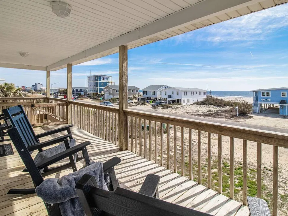 1322 W Beach Dr