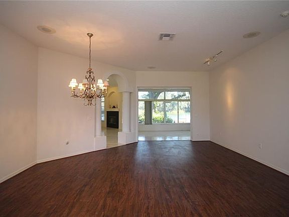 5th image of 3665 Emerald Ln