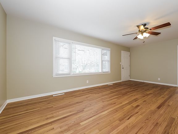 3rd image of 713 E Gudgell Ave