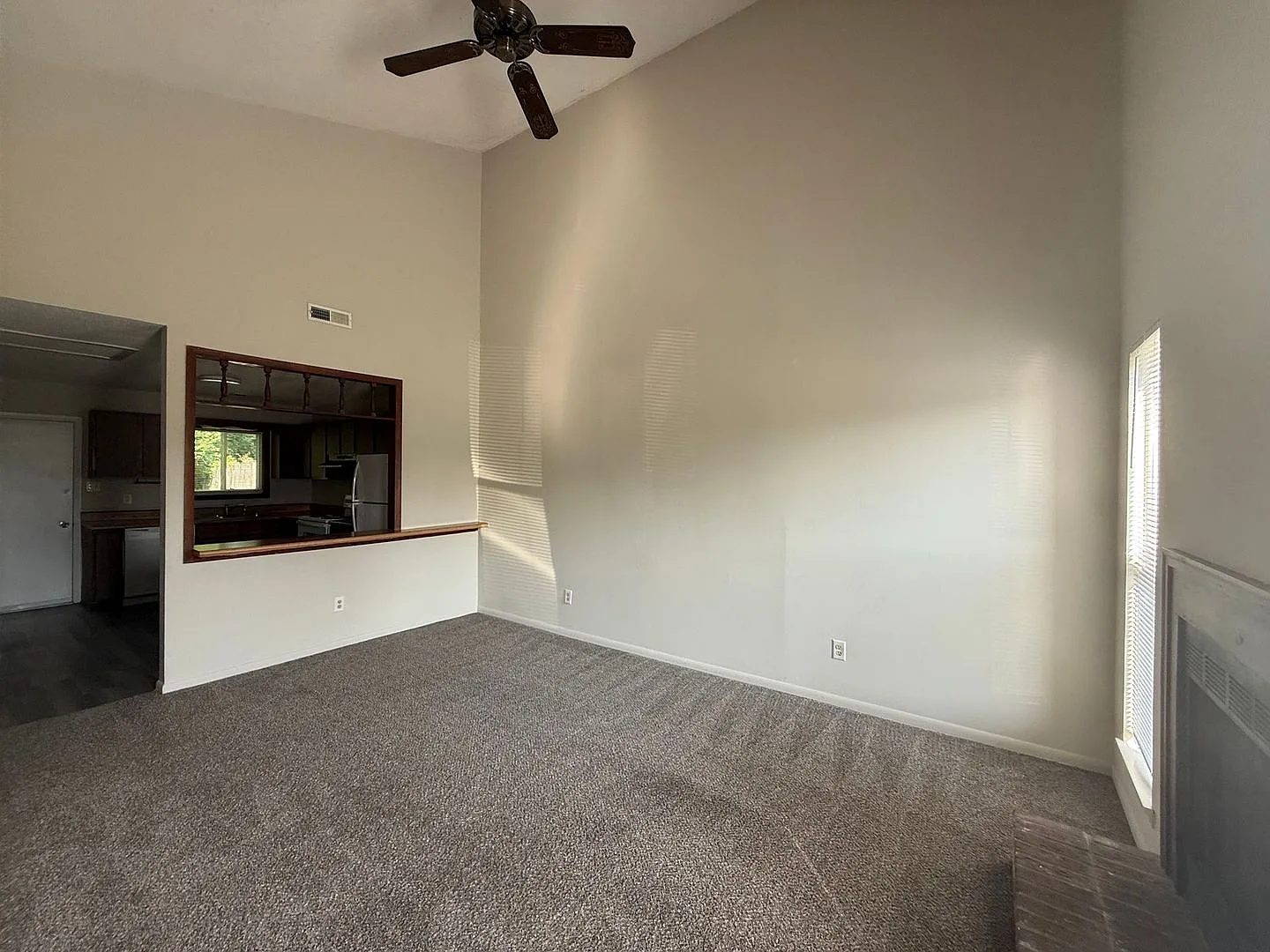 Nice 2 bedroom,1 bath duplex. — Photo 2