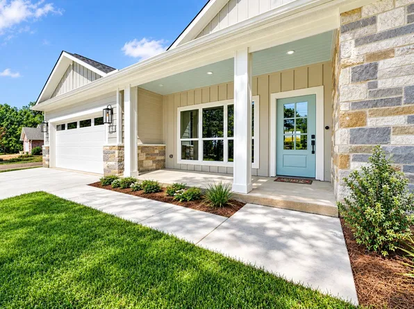 298 Autumn Wood Trl, Gun Barrel City, TX 75156