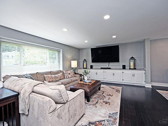5th image of 8989 Paw Paw Ln
