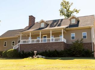 279 Meadowbrook Ln, Trenton, GA 30752