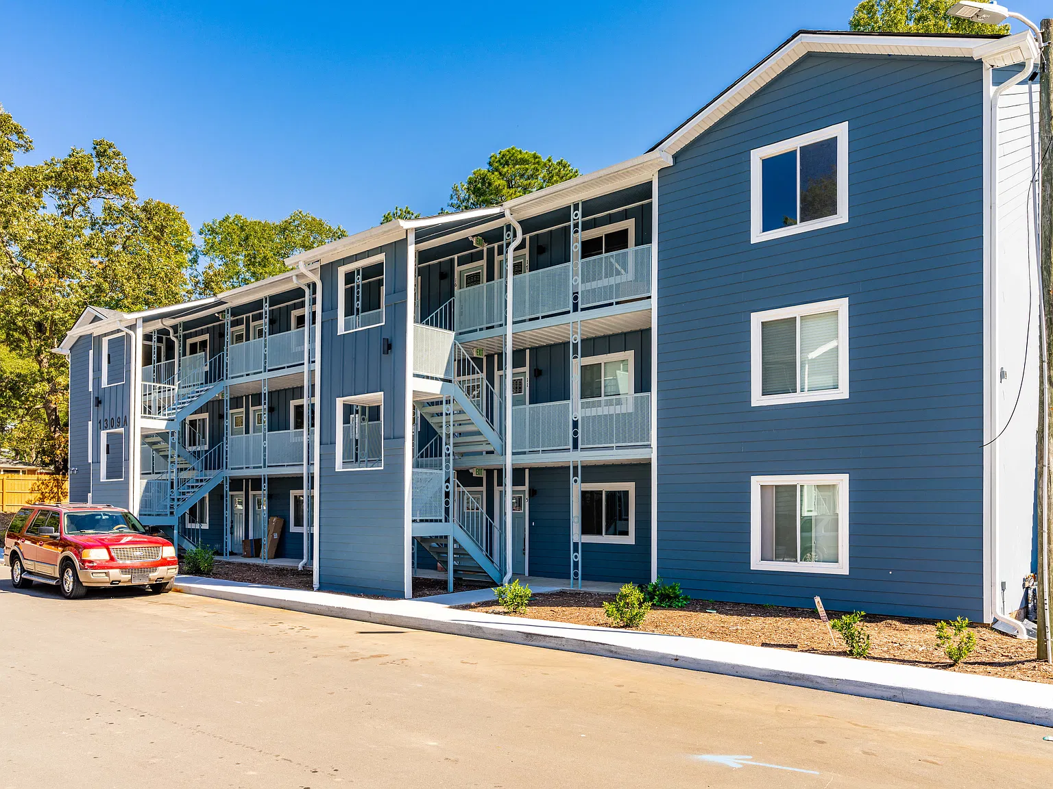 1 bed, $1,000 — Photo 1