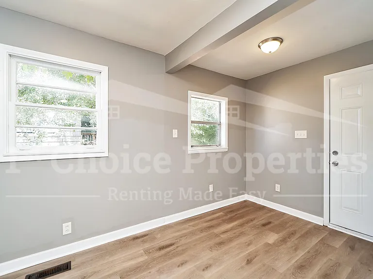 821 Alden Ave — Photo 11