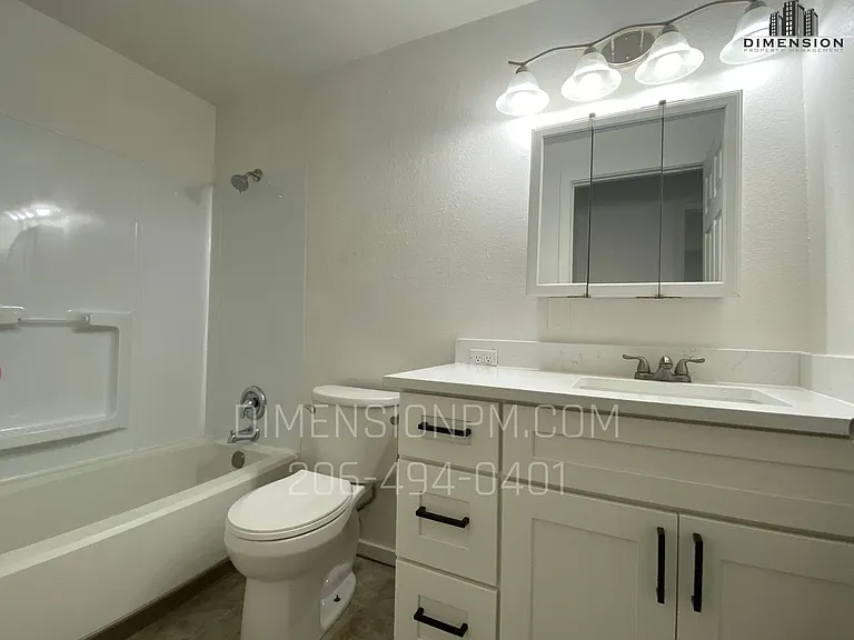 717 Myrtine St — Photo 10