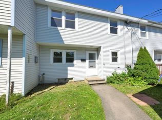 31 Blue Hl W, Bangor, ME 04401