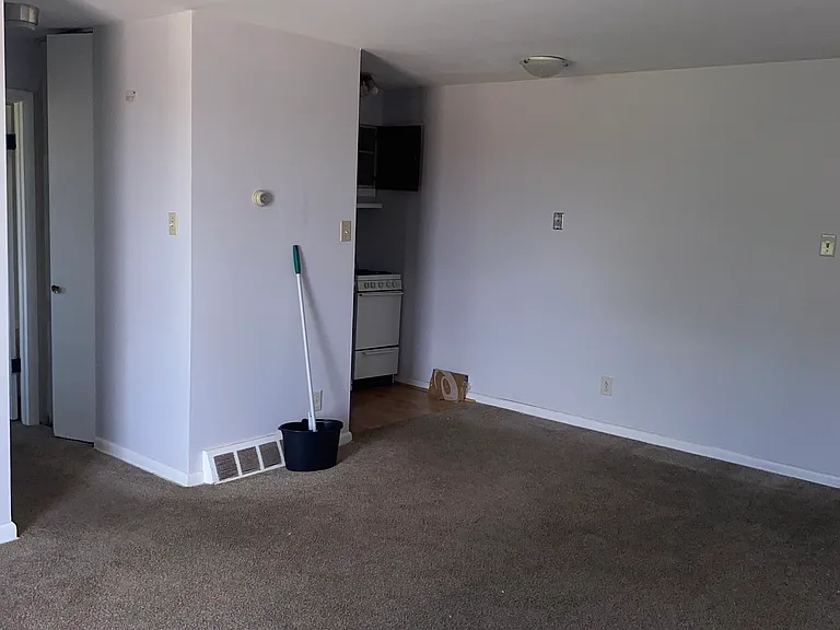 7670 Brockton Rd #207 — Photo 4