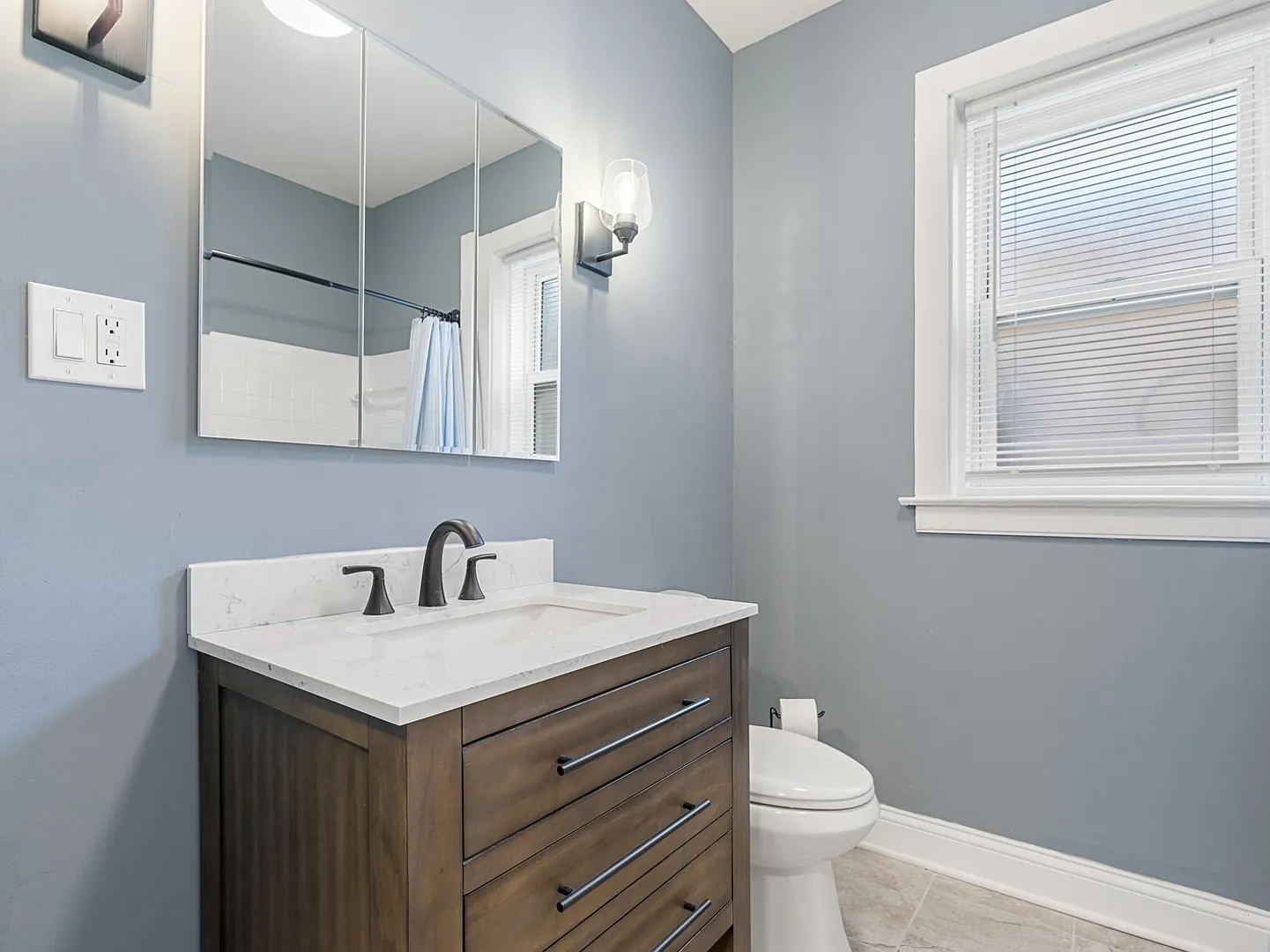 3 bed, 1800 sqft, $1,800 — Photo 2