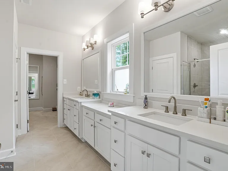 411 W Ponds Edge Dr — Photo 50