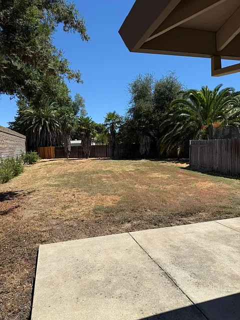 2 bed, 925 sqft, $2,300 — Photo 2