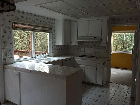 2nd image of 661 Plomosa Ct