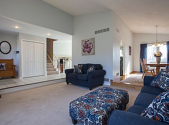4th image of 4N525 Foxfield Dr
