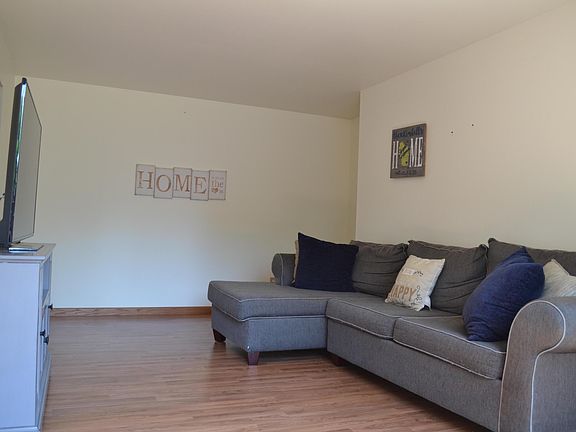 4th image of 1641 W Edgerton Ave Unit D