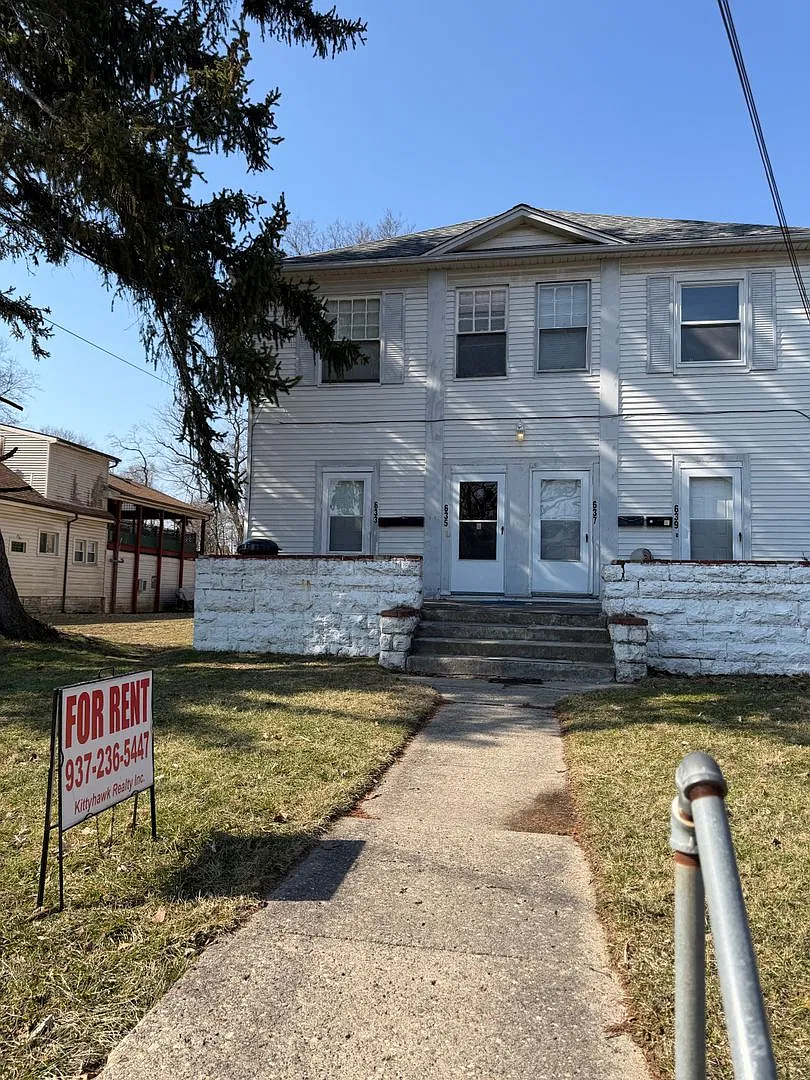 One Bedroom Apartment near Downtown Dayton — Photo 1