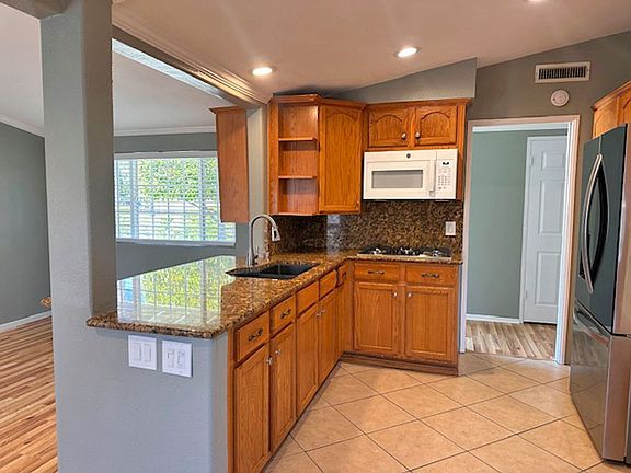 5th image of 909 S Elliott Pl