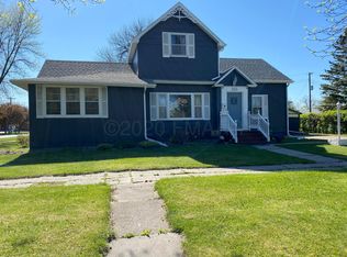 303 7th St N, Breckenridge, MN 56520