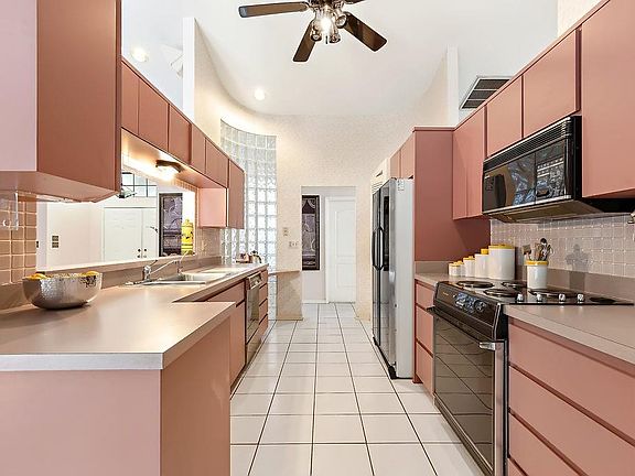 4th image of 12233 94th St