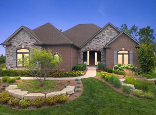 478 Overlook Dr, Oxford, MI 48371