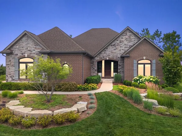 478 Overlook Dr, Oxford, MI 48371