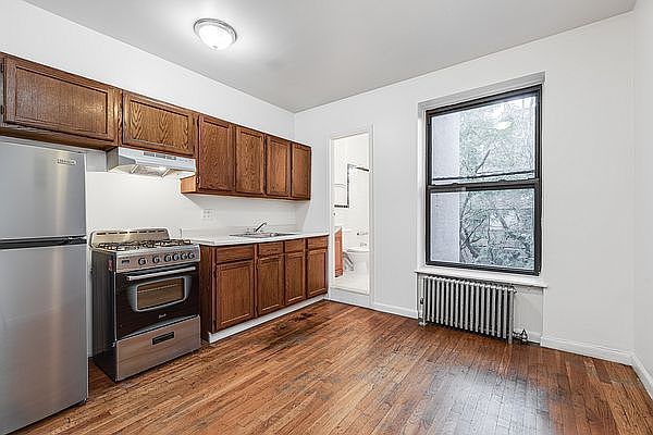 1st image of 422 E 77th St APT 6E