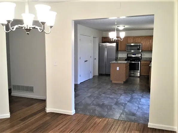 651 Norfolk Sq S — Photo 3