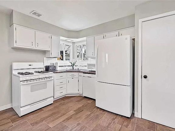 2nd image of 3945 W 214th St