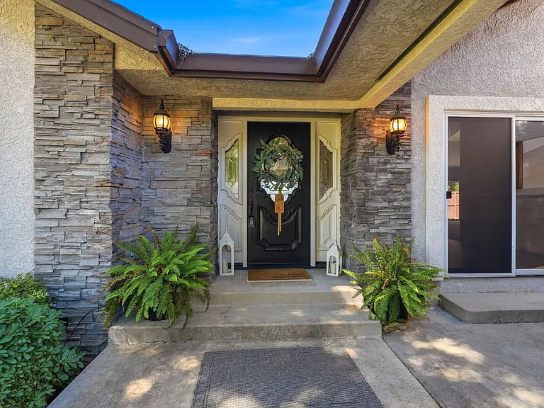 1484 Saint Andrews Dr — Photo 4