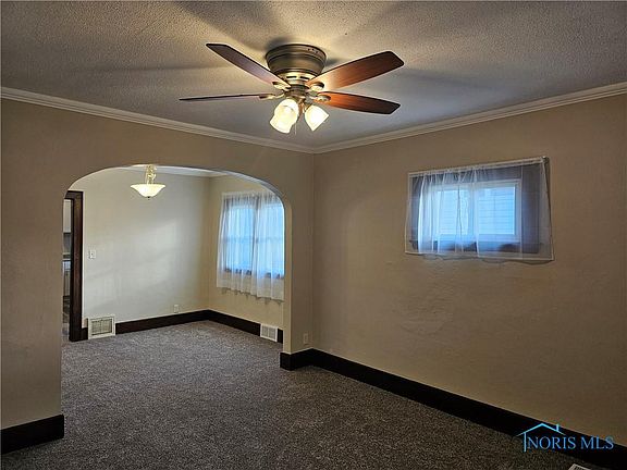 5th image of 217 Van Buren Ave