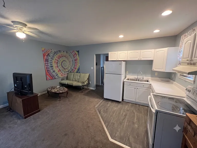 3157 Josephine Street — Photo 2