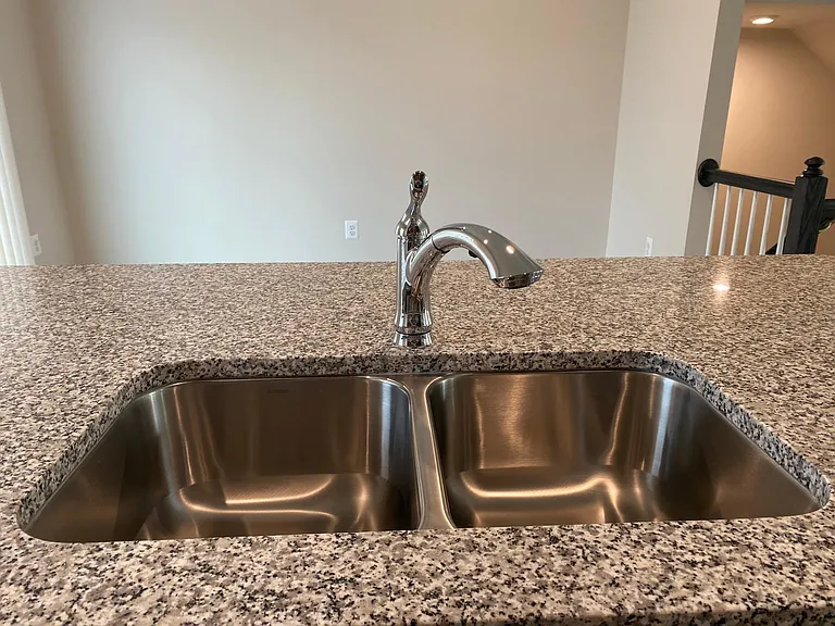 Double sink, granite counters