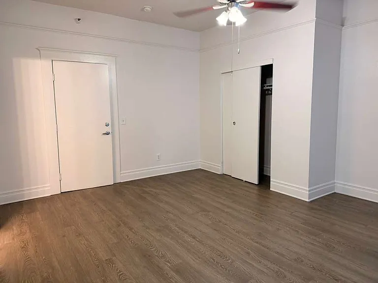 Virgil Apartments — Photo 9