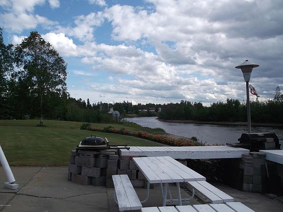 4th image of 3278 Riverview Dr