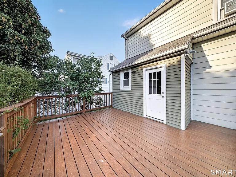 30 Noble St — Photo 8
