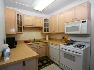 50 S June Ter, Lake Forest, IL 60045