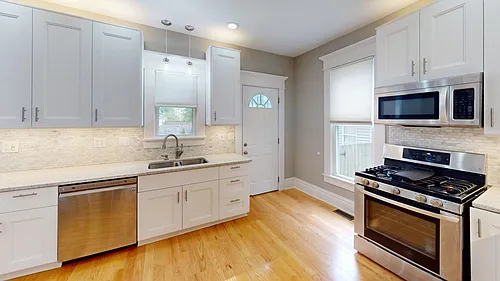 1348 Summit St Photo 1