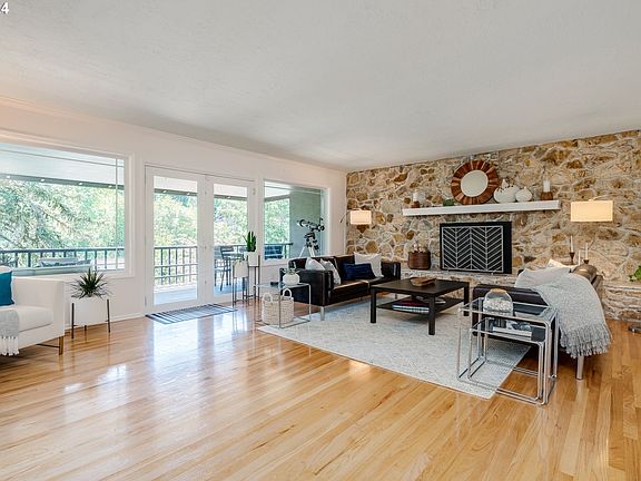 Living Room-# 1>