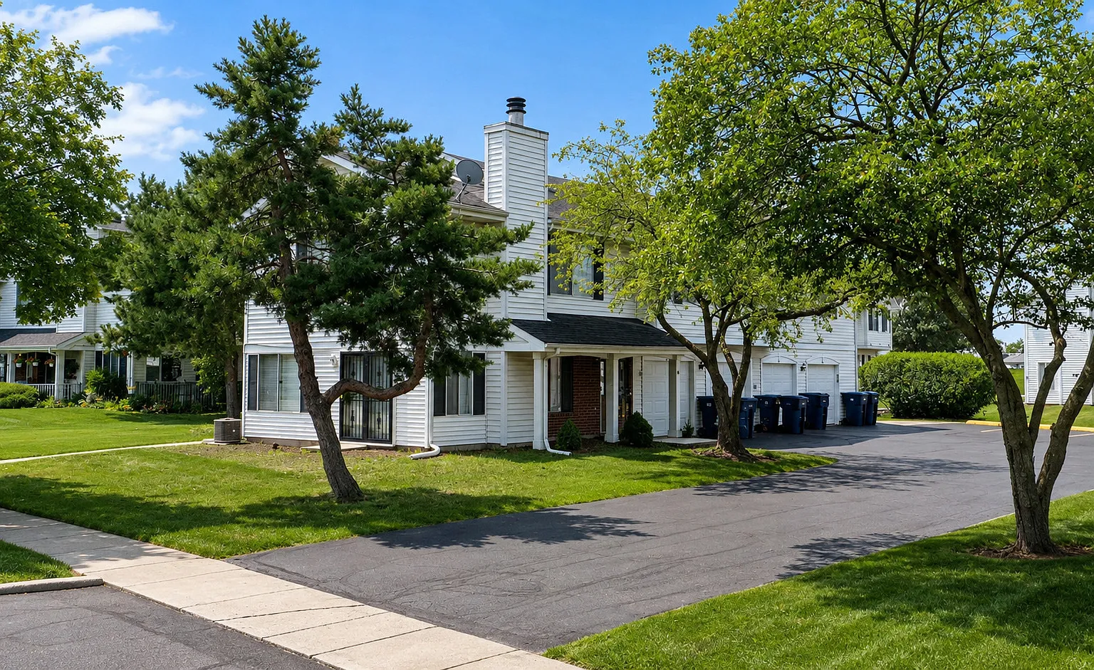 2 bed, 1.5 bath, 1000 sqft, $2,300 — Photo 1