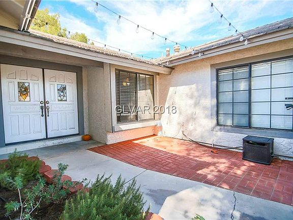 3rd image of 3320 Palmdesert Way