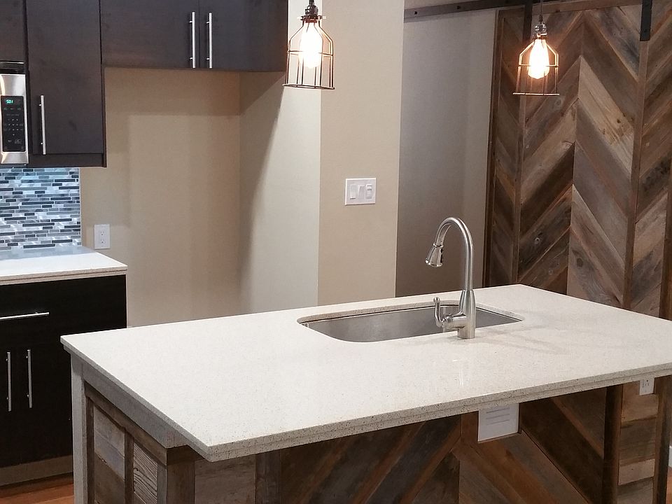1st image of 106 Shoreline Cir