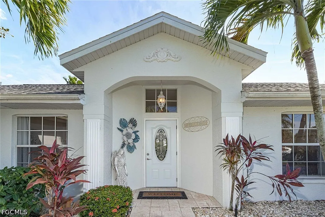 3 bed, 2.0 bath, 1612 sqft, $4,520 — Photo 4