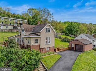 151 S Laurel Ave, Berkeley Springs, WV 25411