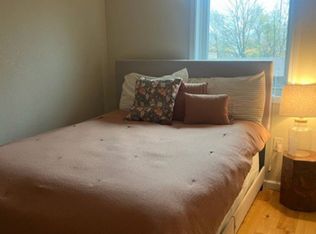 1211 E Ridgeway Dr, Fayetteville, AR 72701