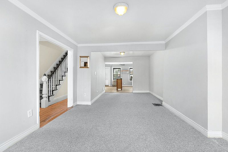1st image of 188 Hart St #1