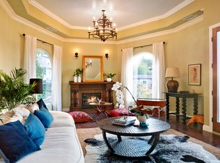 2555 N Sundown Dr, Los Angeles, CA 90065