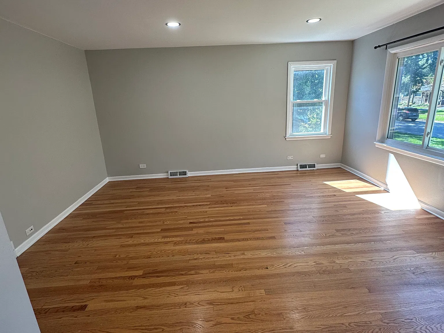 3 bed, 1252 sqft, $2,550 — Photo 3