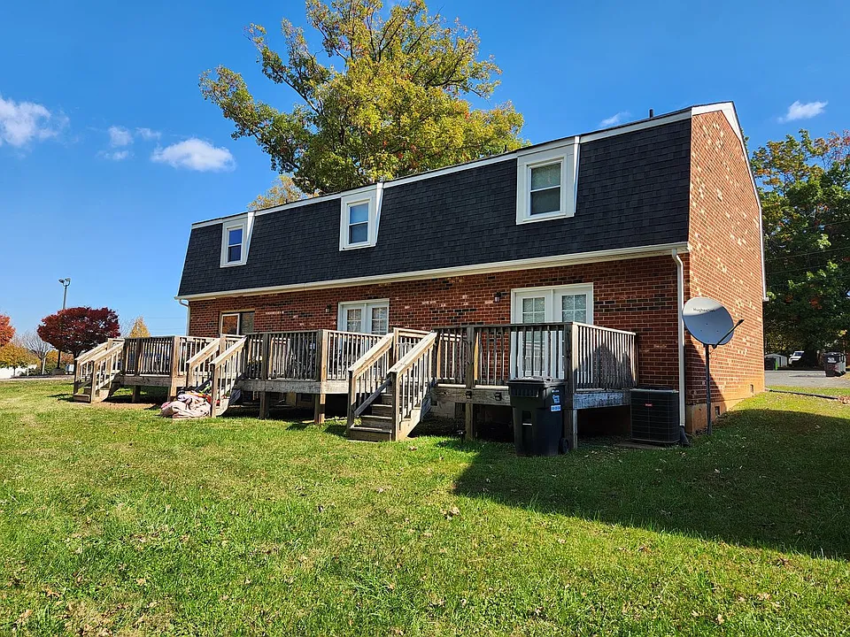 132-144 Oakwood Dr
