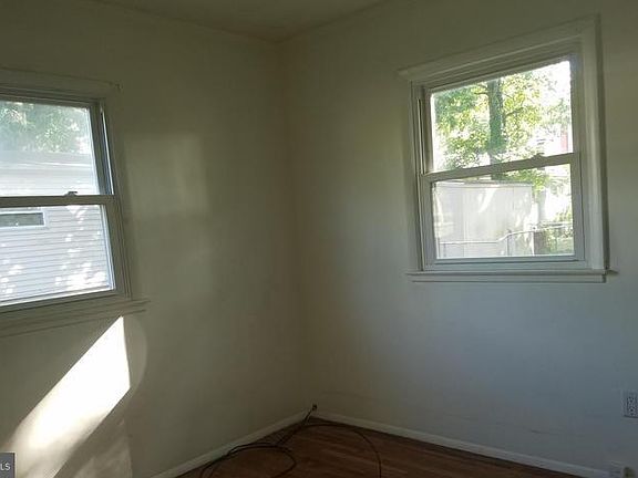 4th image of 21753 Saratoga Dr