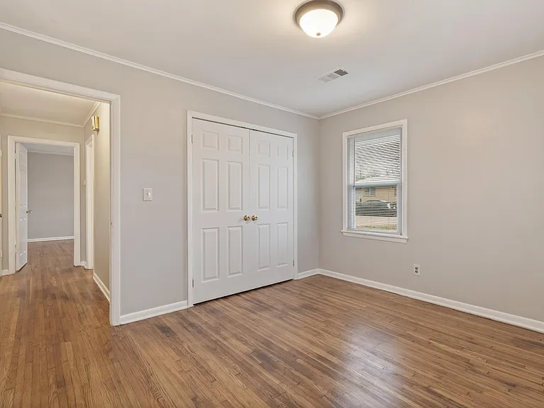 2406 S Yale Ave — Photo 11