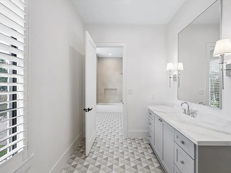 6911 Hartland Ave — Photo 18